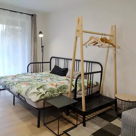Moderni Byt V Rodinnem Dome S Bazenem A Zahradou Appartement